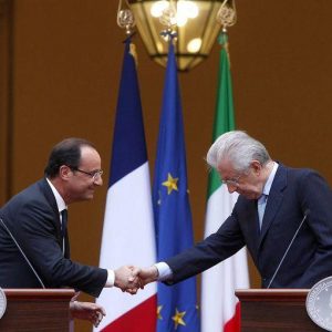 Hollande dopo l’incontro con Monti: “Applicare le decisioni del Consiglio Ue di giugno”