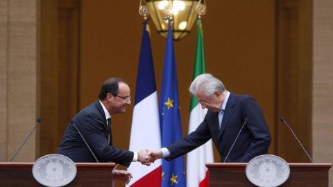 Prancis, Le Figaro memberi penghormatan kepada Mario Monti setelah bertemu Hollande: "Jika dia orang Prancis..."