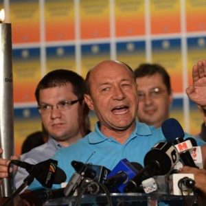 Romania, non è stato raggiunto il quorum per la destituzione del presidente Basescu