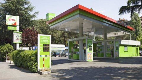 Erg riduce perdite ma anche investimenti: nel primo semestre utile netto -9 milioni