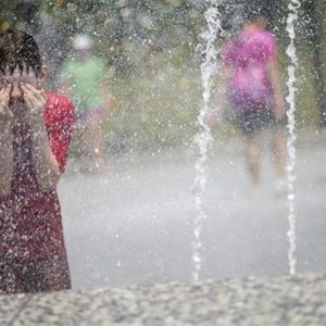 Caldo torrido ma da giovedì più fresco. A Roma e Palermo fino a venerdì temperature oltre 34°