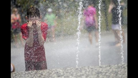 Caldo torrido ma da giovedì più fresco. A Roma e Palermo fino a venerdì temperature oltre 34°