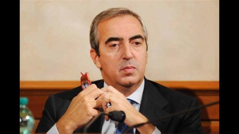 Gasparri: “Goldman Sachs si disfa dei Btp? Il Governo le revochi l’incarico su Fintecna”