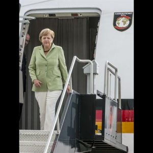 Athènes demandera plus de temps, mais Merkel est inflexible : "Pas de report pour les engagements pris"