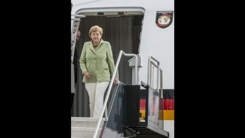 Athens will ask for more time, but Merkel is inflexible: "No postponements for the commitments made"