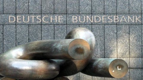 Bundesbank 2012, raddoppiati accantonamenti per rischi