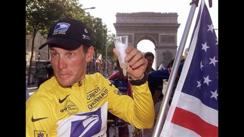 Ciclismo, Armstrong perde i suoi sette Tour de France