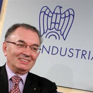 Confindustria، Squinzi: "گرم موسم خزاں، اجرت پر ٹیکس کم کریں"