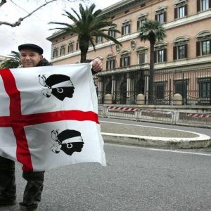 Sardinien wie Wales, eine Region, die umgestellt werden muss