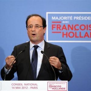 Francia, Hollande: 20 miliardi di tasse in più nel 2013