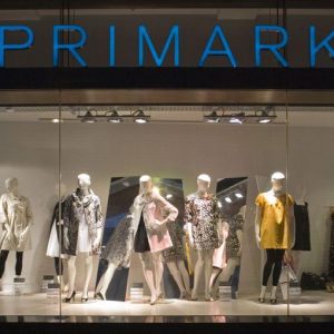 Zara et H&M, attention : d'Irlande arrive Primark, la nouvelle chaîne de vêtements low-cost