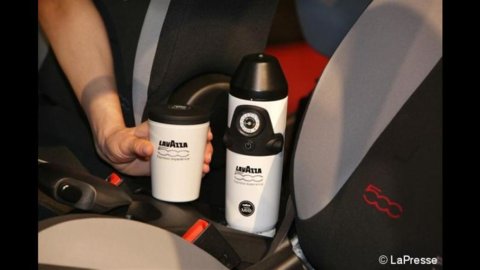 From Lavazza here is Espressgo: it is the portable coffee machine, available from March 2013