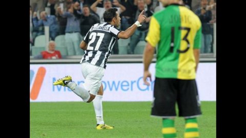 CAMPEONATO - La Juve consolida su liderato al vencer al Chievo (2-0) con doblete de Quagliarella