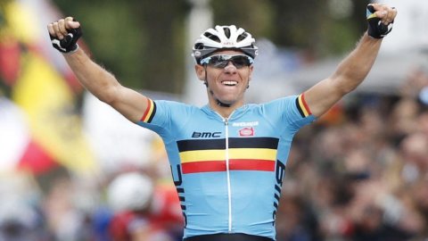 Ciclismo, Philippe Gilbert è campione del mondo a Valkenburg. Delude Nibali