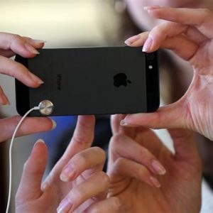 Apple продала 5 миллионов iPhone 5s