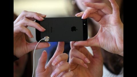 Apple vend 5 millions d'iPhone 5s