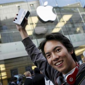 Beffa iPhone5, in Italia Apple applica un prezzo fino a 70 euro più alto che all’estero