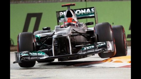 Carros, F1: falha de Schumacher