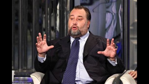 Lazio, hanno arrestato Batman: l’ex capogruppo del Pdl, Franco Fiorito, in carcere per peculato