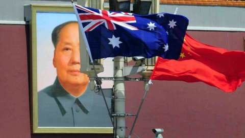La Cina frena, l’Australia taglia i tassi