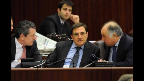 Lombardiya Bölgesi, Pdl meclis üyesi Domenico Zambetti tutuklandı: oy karşılığında çetelere para