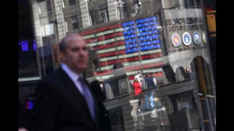 Estados Unidos: solicitudes de subsidios al nivel más bajo desde 2008 en 339 mil