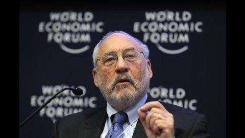 Prêmios Nobel Stiglitz e Sen rejeitam: "Nós criticamos o euro, mas somos fortemente pró-europeus"