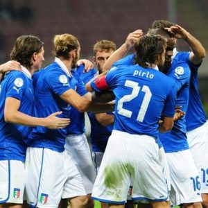 Weltmeister Italien schlägt Dänemark 3:1 und geht in Gruppe B auf die Flucht: Pirlo üppig, Balotelli super