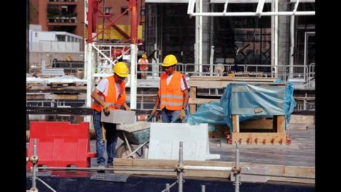 Istat: continua il crollo dell’edilizia, -10,8% a novembre