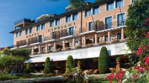 Orient Express Hotels: Tata grubu ve Charme fonu 1,3 milyarlık devralma teklifi başlattı