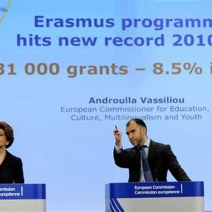 Erasmus, servono 90 mln: in 25 anni un milione i bambini nati da coppie di studenti all’estero