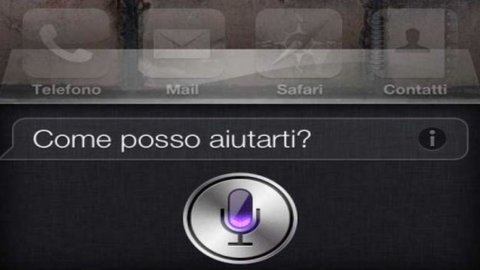 "Bonjour, je m'appelle Siri", Corriere della Sera interviewe le logiciel iPhone