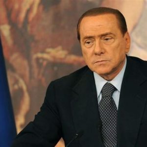 Berlusconi: "Não volto a concorrer, sim às primárias"