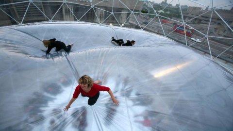 Space Time Foam Üzerine: 25 Ekim'den itibaren Tomàs Saraceno, HangarBicocca'da sergileniyor