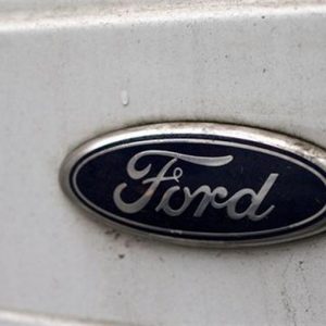 Crisi auto: Ford chiude impianti in Europa, Volvo taglia la produzione