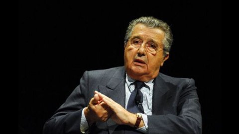 De Benedetti: Renzi, Italicum'u değiştiriyor, 5 Yıldız'a güvenmiyorum