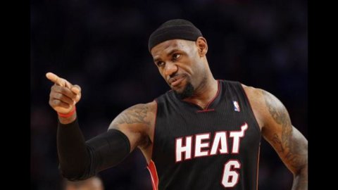 FINALI NBA – LeBron James scrive 35, Miami si porta sull’1 a 1