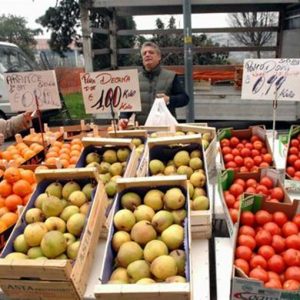 Istat: frena l’inflazione a novembre, +2,5% su anno