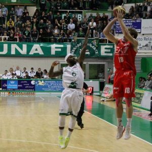 Baloncesto: Milán conquista Siena, diez años después