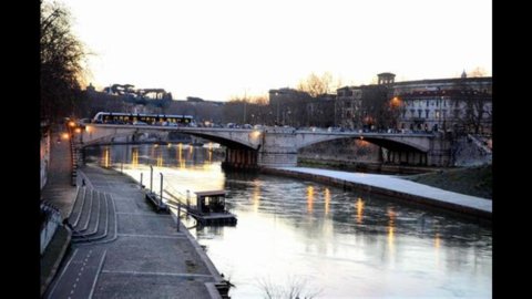 Maltempo: l’onda morbida del Tevere tiene in allerta Roma