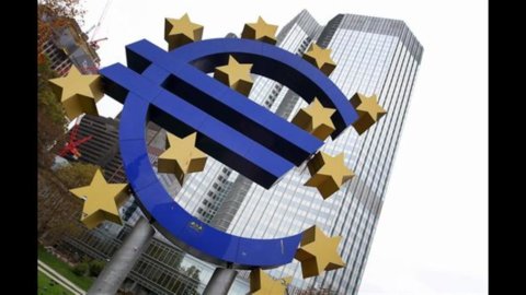 Zona do euro, PIB do terceiro trimestre -0,6% ano a ano