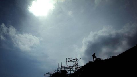 Rilanciare il Pil si può: ridurre il cuneo fiscale e creare un nuovo Imi per gli investimenti
