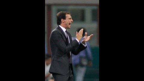 CAMPIONAT - Milan, primul efect Berlusconi: împotriva lui Napoli schimbă formația și trece la 4-3-3