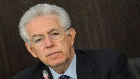 Monti: “Imu? La paghi Berlusconi”