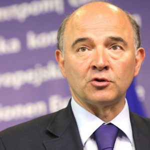 Duello Francia-Germania sull’austerità: Moscovici non fa sconti a Parigi