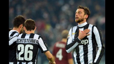 KEJUARAAN - Juve memenangkan derby dengan juara muda: 3-0 melawan Toro