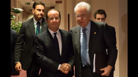 Tav, Monti dan Hollande menandatangani perjanjian tersebut