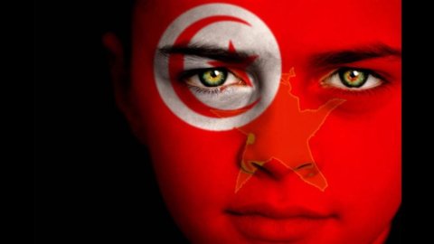 O rebus tunisiano, entre pressões financeiras e populares