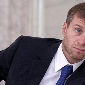 Aus Russland: Abramovich hat beim FBI angehalten, aber der Sprecher bestreitet