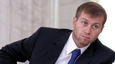 Dalla Russia: Abramovich fermato dall’Fbi, ma il portavoce smentisce